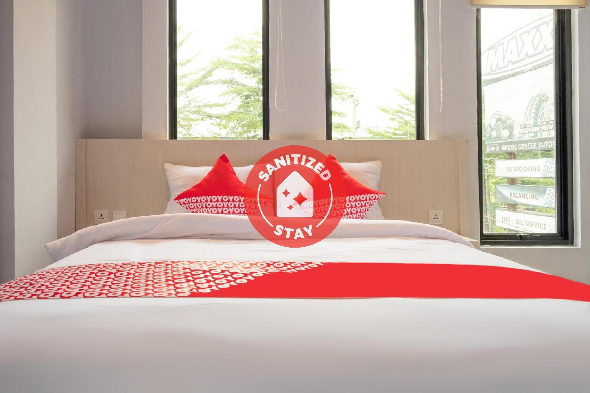 Super Oyo 3150 Theodore Homestay Медан Экстерьер фото